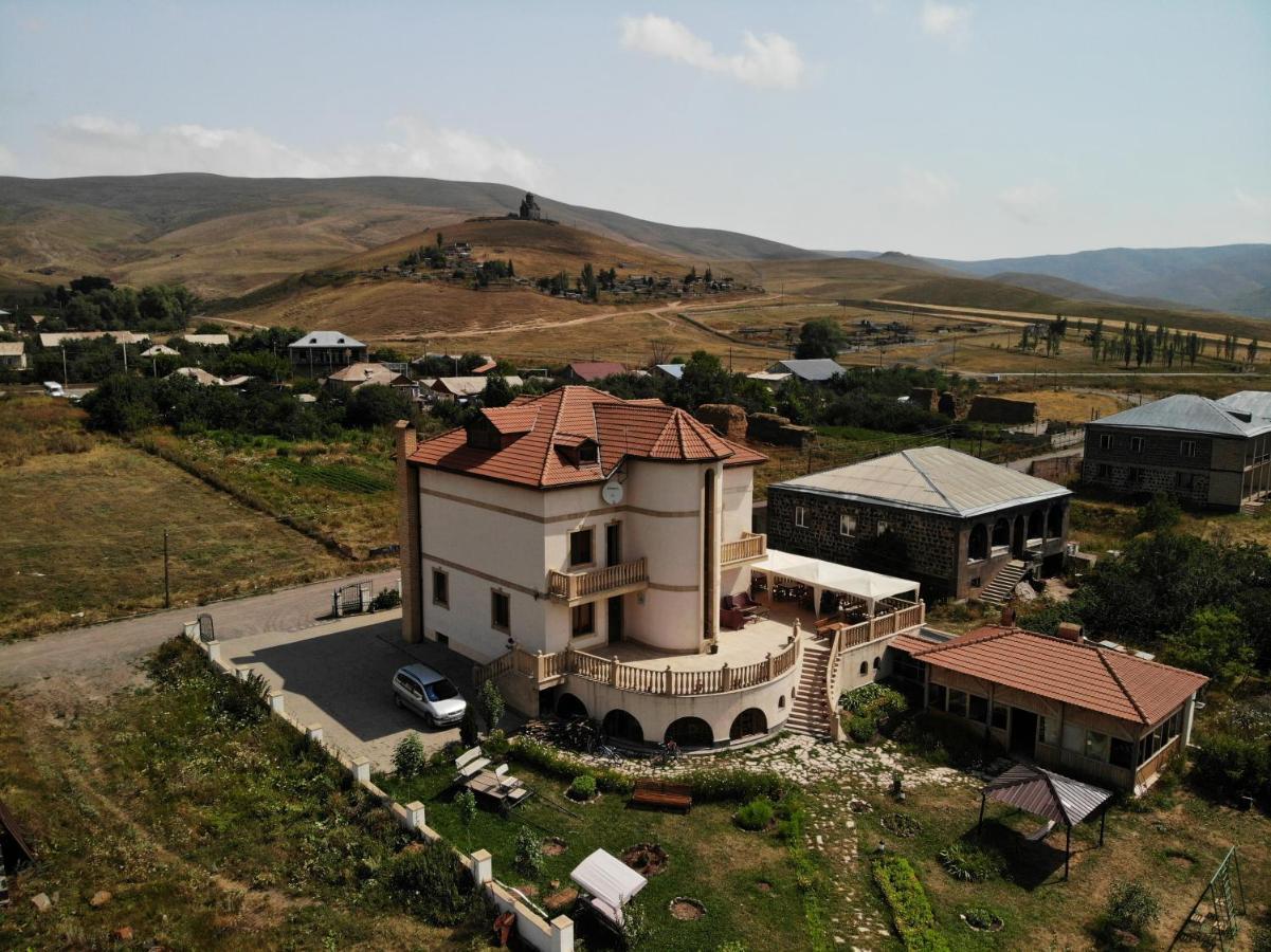 Tsaghkunq Guest House Sevan Bagian luar foto