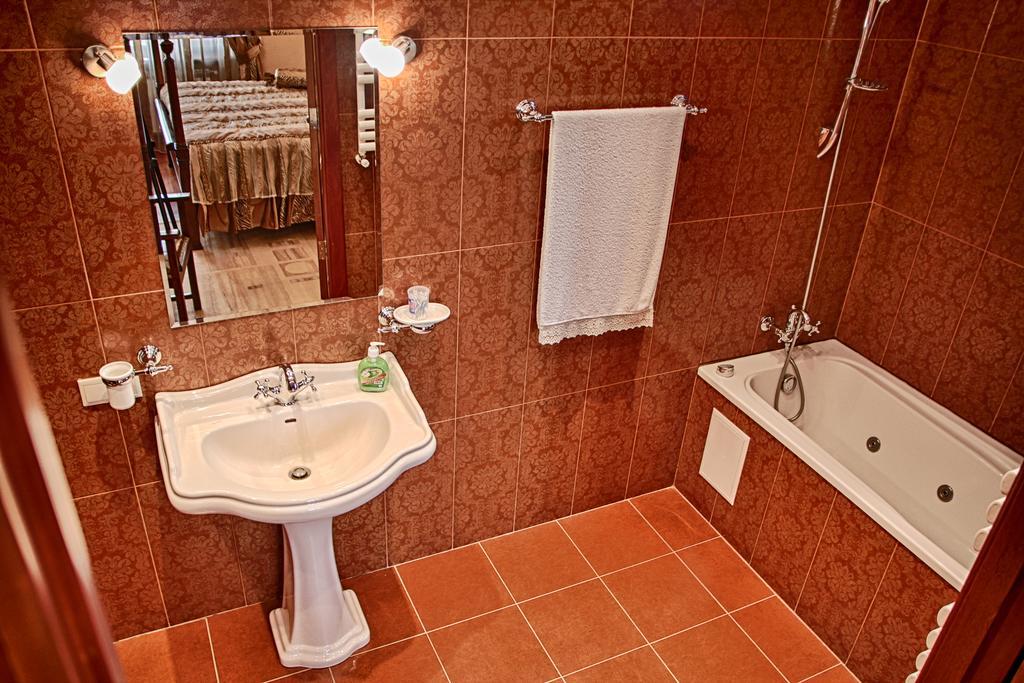 Tsaghkunq Guest House Sevan Ruang foto