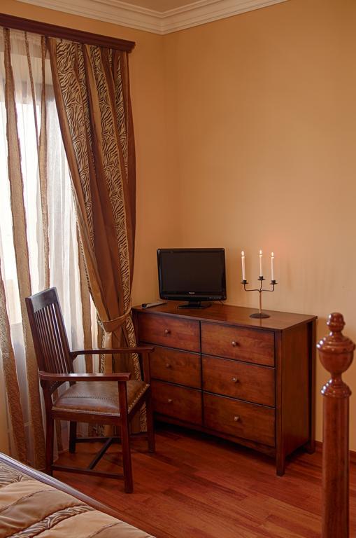 Tsaghkunq Guest House Sevan Ruang foto