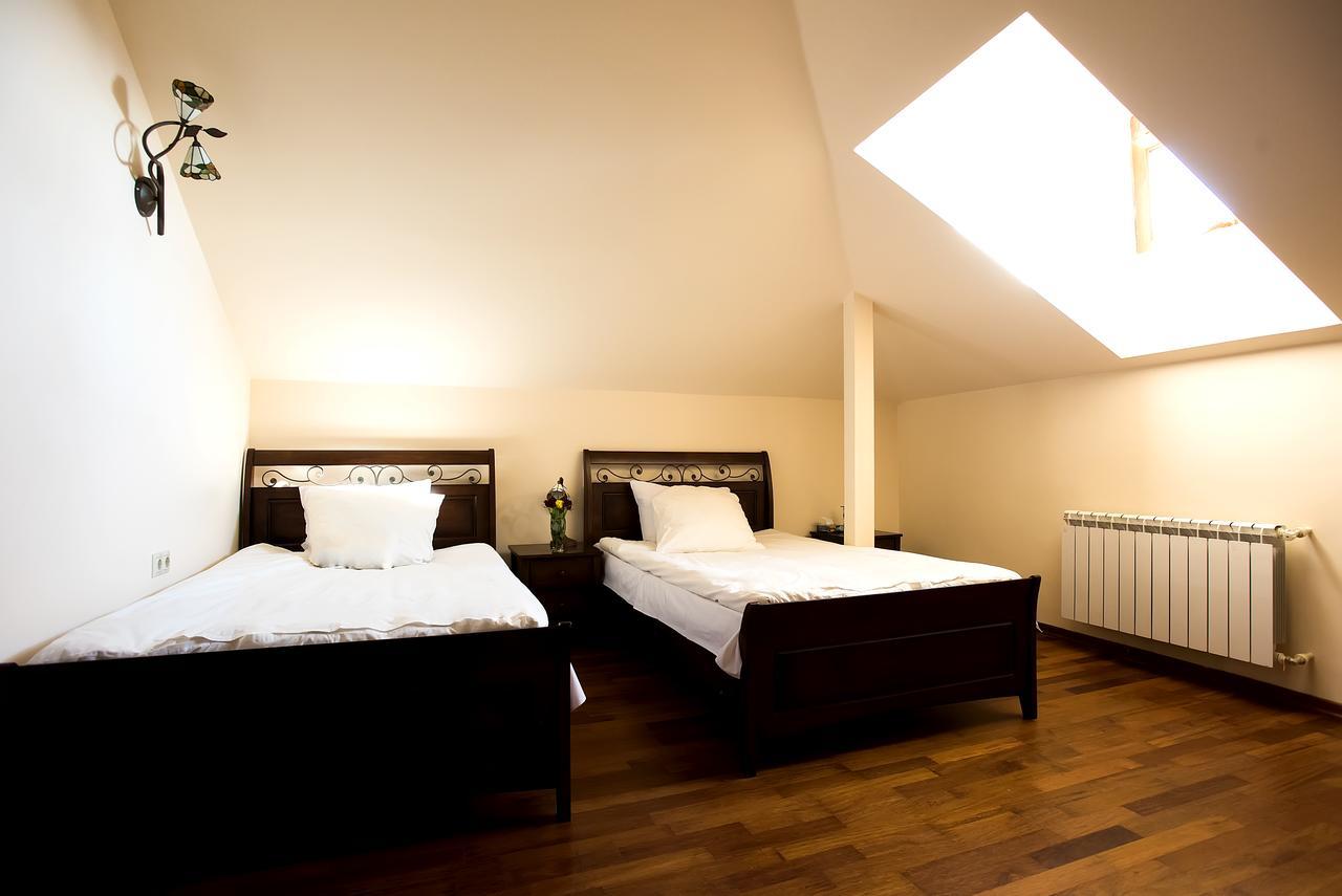 Tsaghkunq Guest House Sevan Bagian luar foto