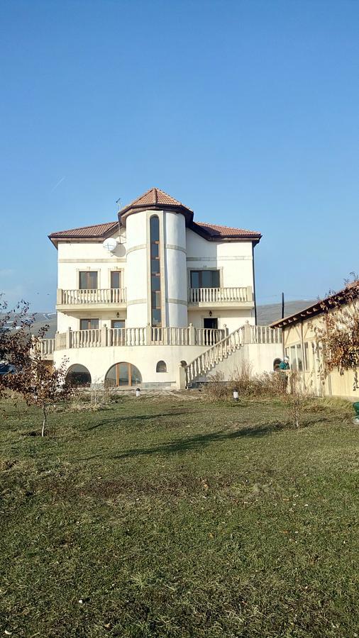 Tsaghkunq Guest House Sevan Bagian luar foto